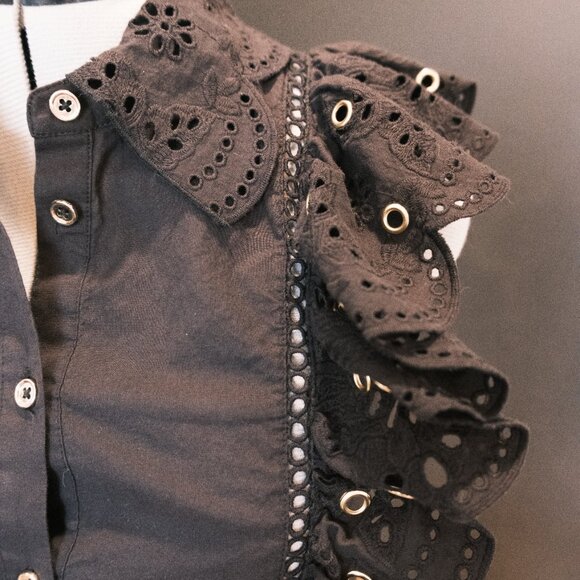 Christy Lynn Tania Ruffle Eyelet top with Gold accents - Size Small - Picture 5 of 11